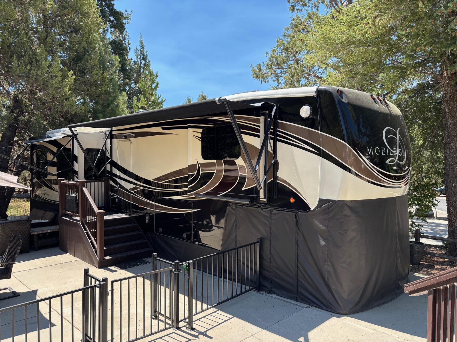 Mobile Suites 5th Wheel
